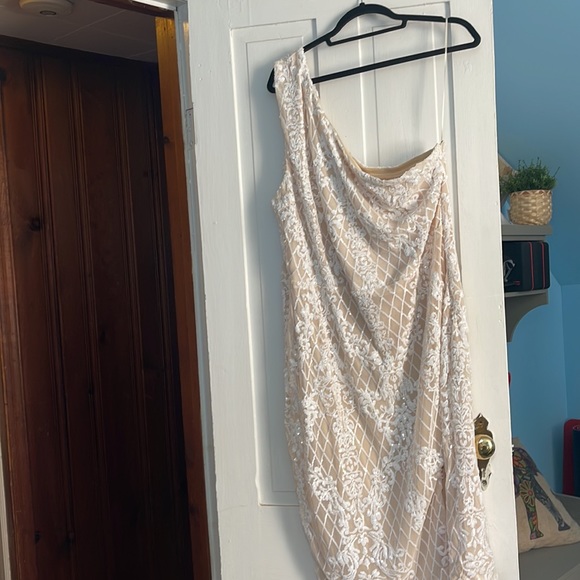 Beige & white sequin one shoulder dress - Picture 3 of 3
